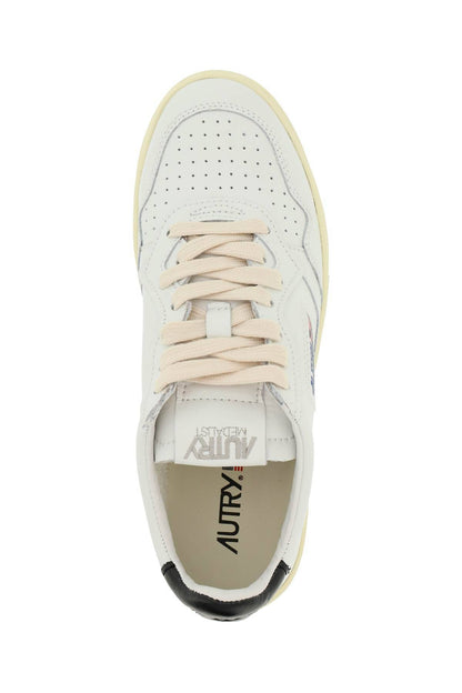 AUTRY leather medalist low sneakers