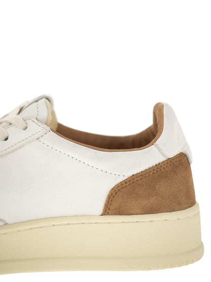 Autry Medalist Low Sneakers In Goatskin And Suede