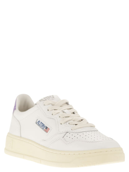 Autry Medalist Low Leather Sneakers