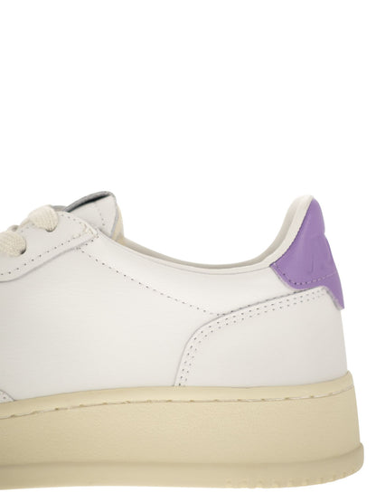 Autry Medalist Low Leather Sneakers